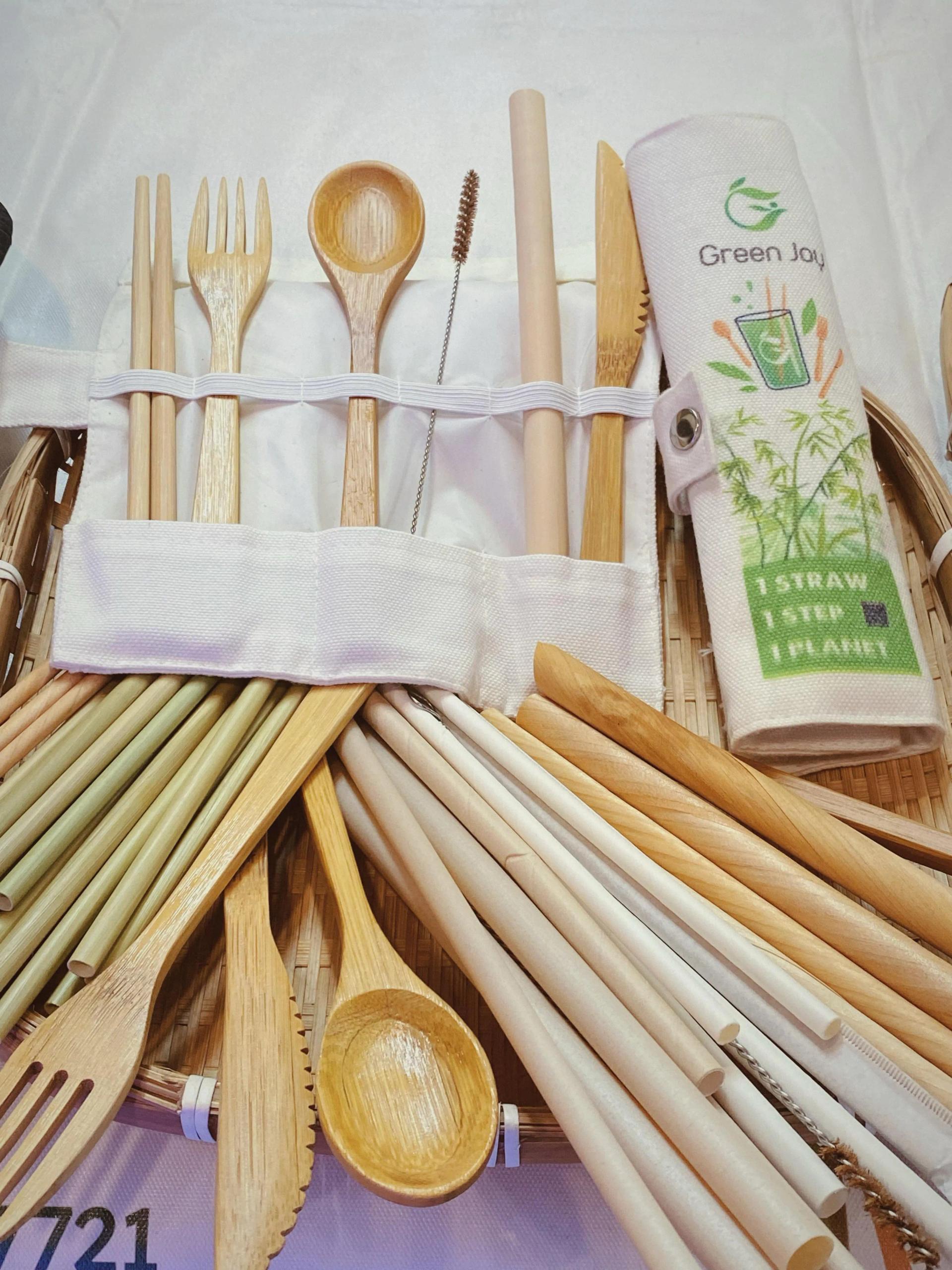 Bộ dụng cụ ăn uống tre: Giải pháp xanh cho cuộc sống hiện đại